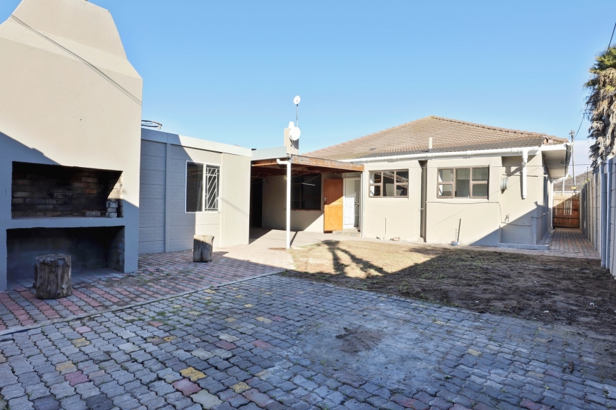 3 Bedroom Property for Sale in Glenlilly Western Cape